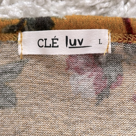 L/S cropped floral tee, Soft hacci like material, size L - Picture 4 of 4